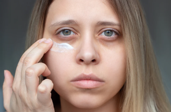 Can I use retinol near my eyes?