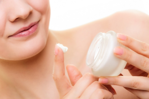 The 15 Best Shea Butter Products That’ll Prevent Winter Dryness