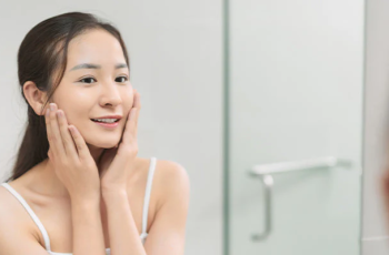 Lactobionic Acid in Skincare: Gentle Exfoliation and Hydration Benefits