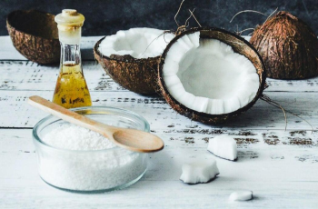 Unlocking the Skin Benefits of Coconut Oil: A Complete Guide Unlocking the Skin Benefits of Coconut Oil: A Complete Guide