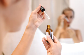 Vitamin C Versus Copper Peptides: Should You Use Them Together? Vitamin C Versus Copper Peptides: Should You Use Them Together?