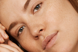 Damp vs. Dry Skin: Best Way to Apply Skincare Products