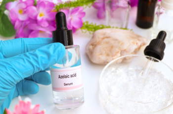 Azelaic Acid in Skincare: Gentle Yet Powerful Skin Solution