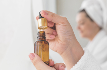 The Best Way to Combine Azelaic Acid and Glycolic Acid for Smooth, Glowing Skin
