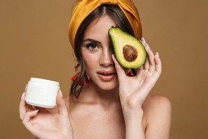 Avocado oil for skin: 8 benefits and how to use it
