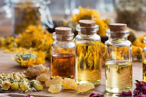 Essential Oils in Skincare – Benefits and How to Choose the Right One for Your Skin
