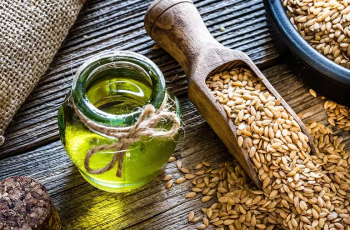 Flaxseed Oil Benefits: Why This Plant-Based Oil Is a Nutritional Powerhouse Flaxseed Oil Benefits: Why This Plant-Based Oil Is a Nutritional Powerhouse