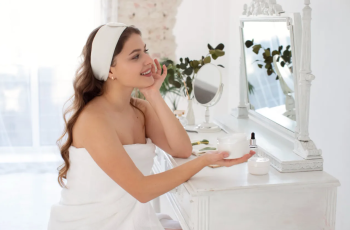 Flawless & Breakout-Free: Best Non-Comedogenic Waterproof Bridal Makeup Flawless & Breakout-Free: Best Non-Comedogenic Waterproof Bridal Makeup